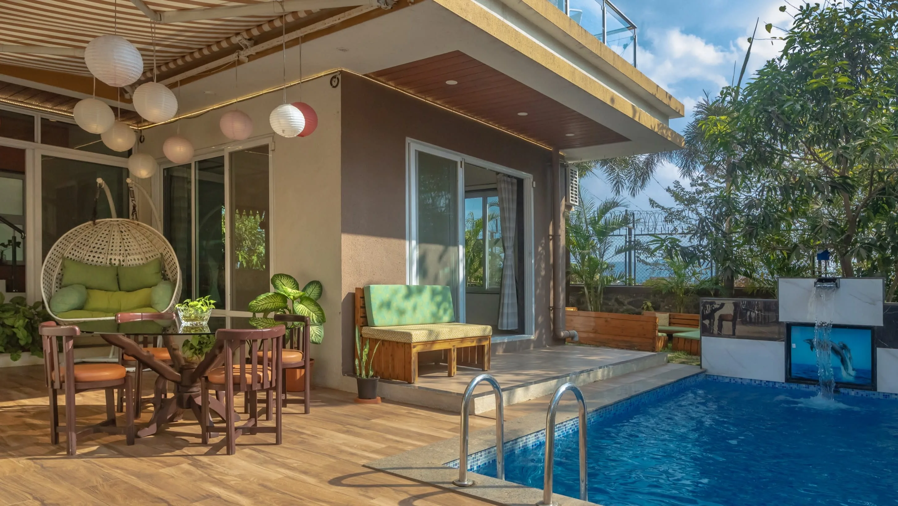 Spacious lounge seating